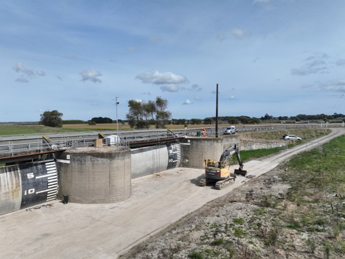 Upgrade work underway at the Moutoa floodgates.