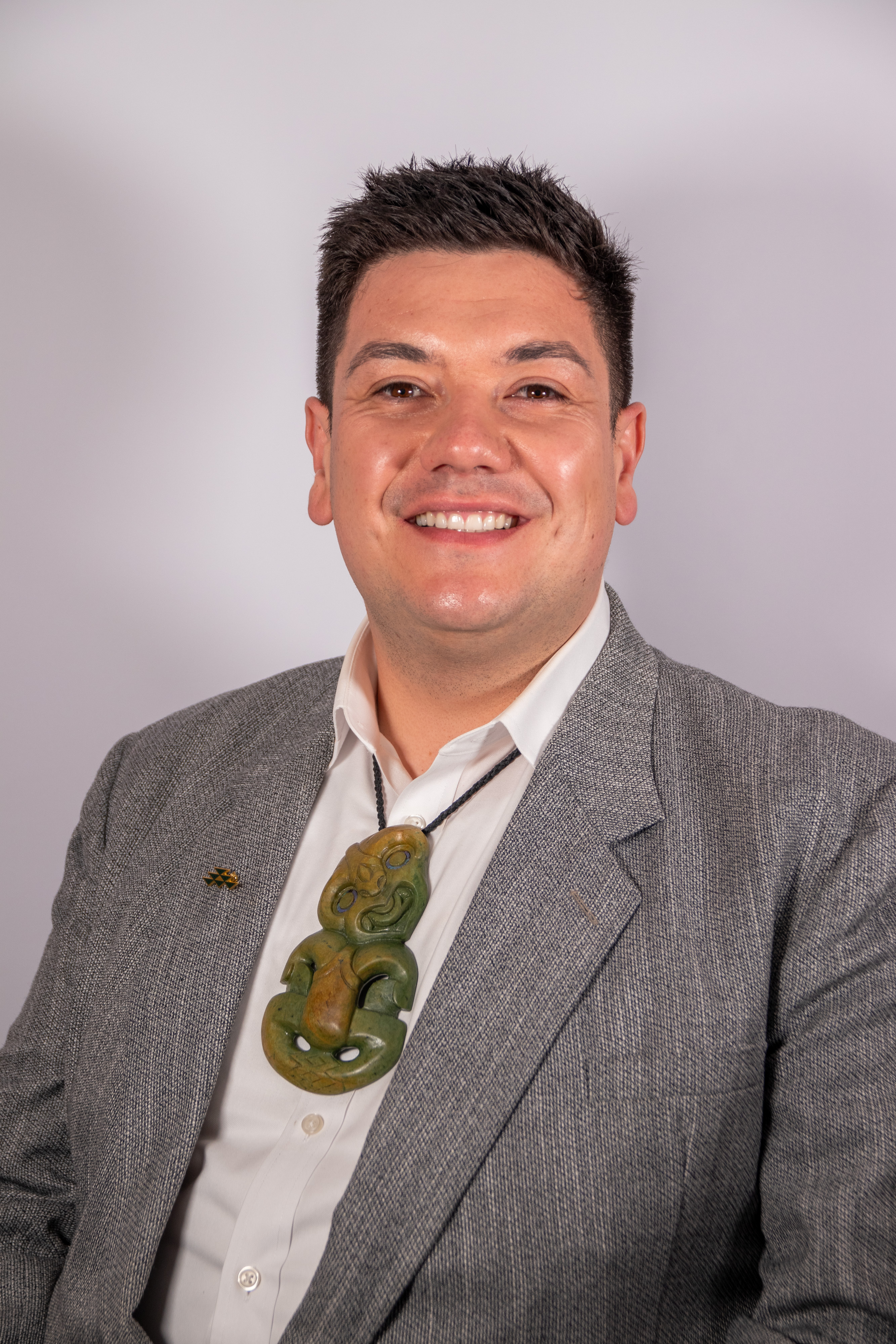 CouncillorHeadshot-ElijahPue.jpg